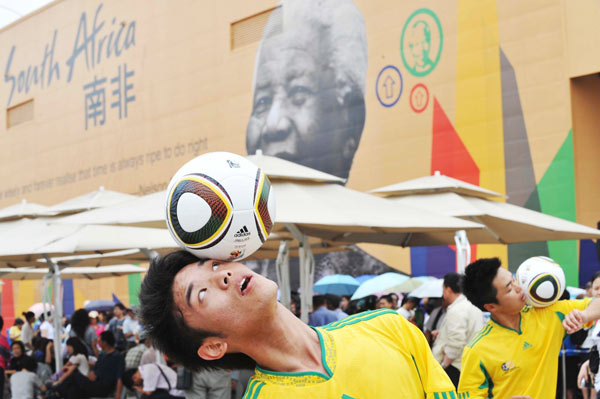 Freestyle soccer at South Africa Pavilion