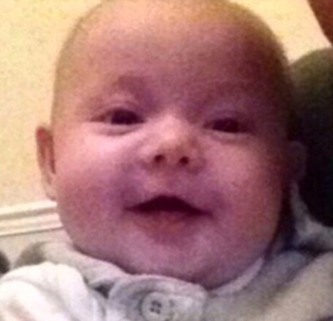 英国最快乐宝宝：打娘胎起就“笑口常开”
