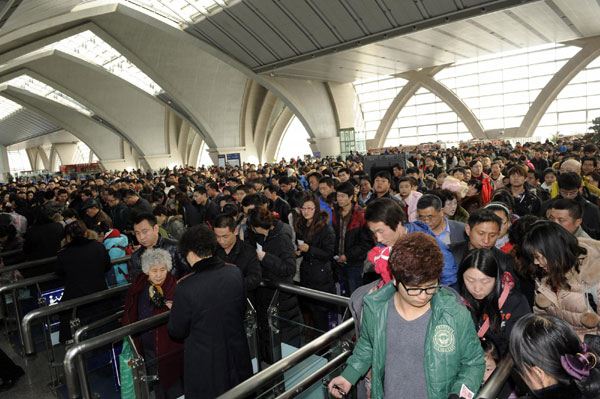 China's railways brace for post-holiday travel rush