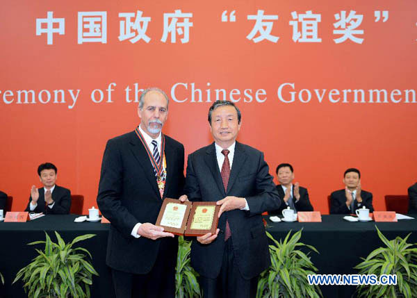 China awards 50 foreign experts