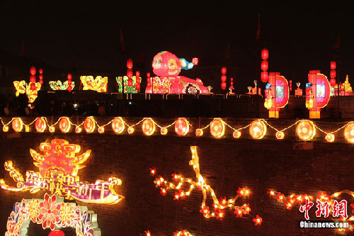 Lanterns illuminate Chinese Spring Festival