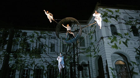 'The Loop of Fortune' performance in Singapore