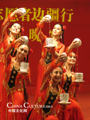 Beijing cultural volunteers arrive at Urumqi