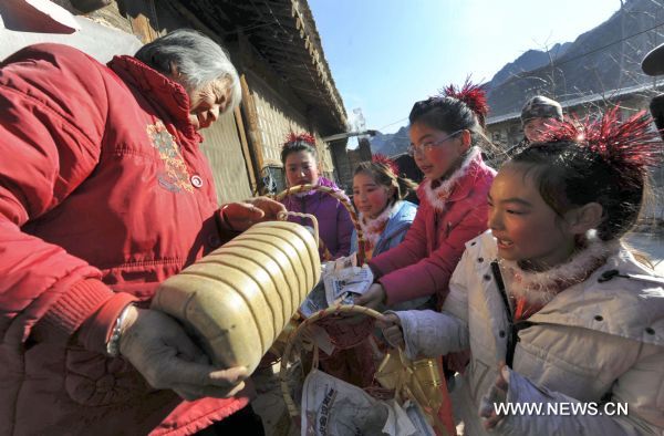Lianqiao Festival marked in Beijing village