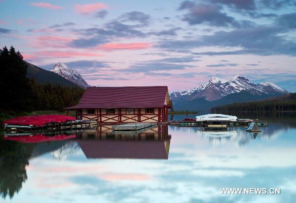 Picturesque scenery of Canadian Rockies