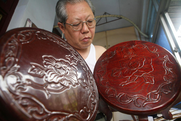 A vanishing tradition of wood carving