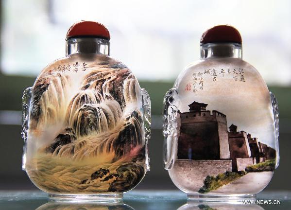 Snuff bottle paintings