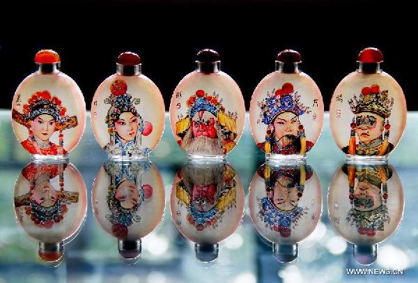 Snuff bottle paintings