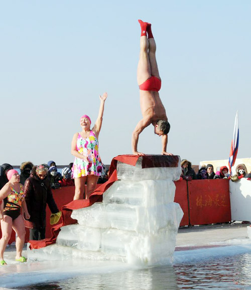 Russian winter swimmers perform in Harbin