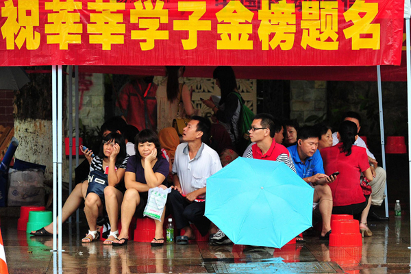 Always by your side: parents in gaokao