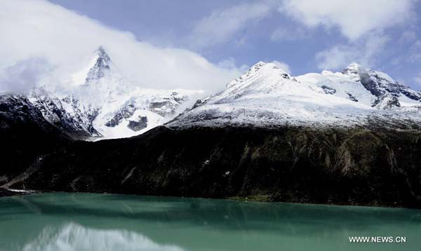 Breathtaking glacial sceneries in Tibet