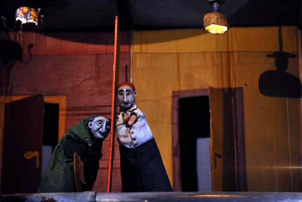 Artists perform in Int'l Mask and Puppet Festival in Indonesia