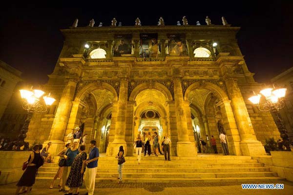 Peking Opera performed at Hungary's State Theater