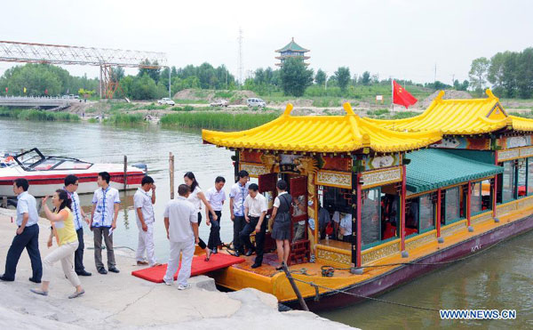 Chagan Lake receives tourism peak in summer
