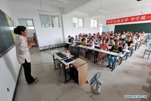 Classes held to teach local women traditional culture in Ningxia