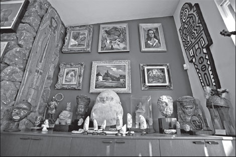 When artifacts become untouchable