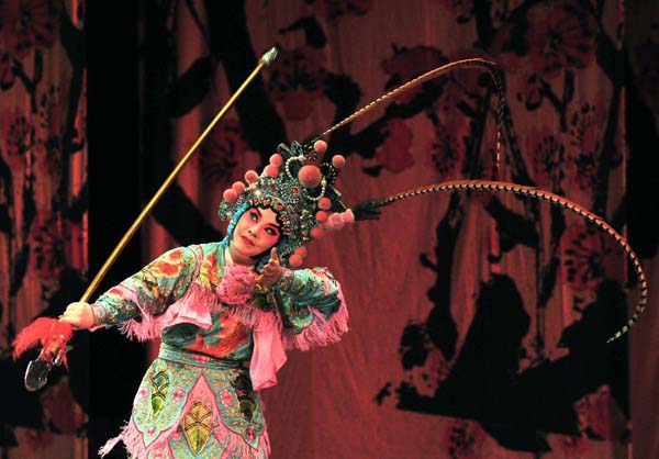 13 types of operas performed for audience in China's Urumqi