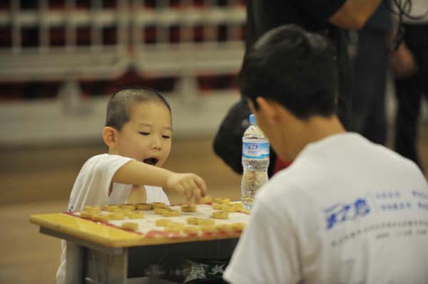 Children play chess, Chinese chess and other mind games