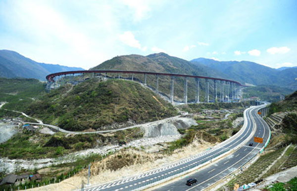 Sichuan becoming traffic hub of W China