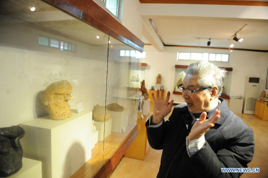 Renowned sculptor's works in Jingdezhen