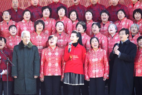 Tan Jing presents new song in Gaobeidian village