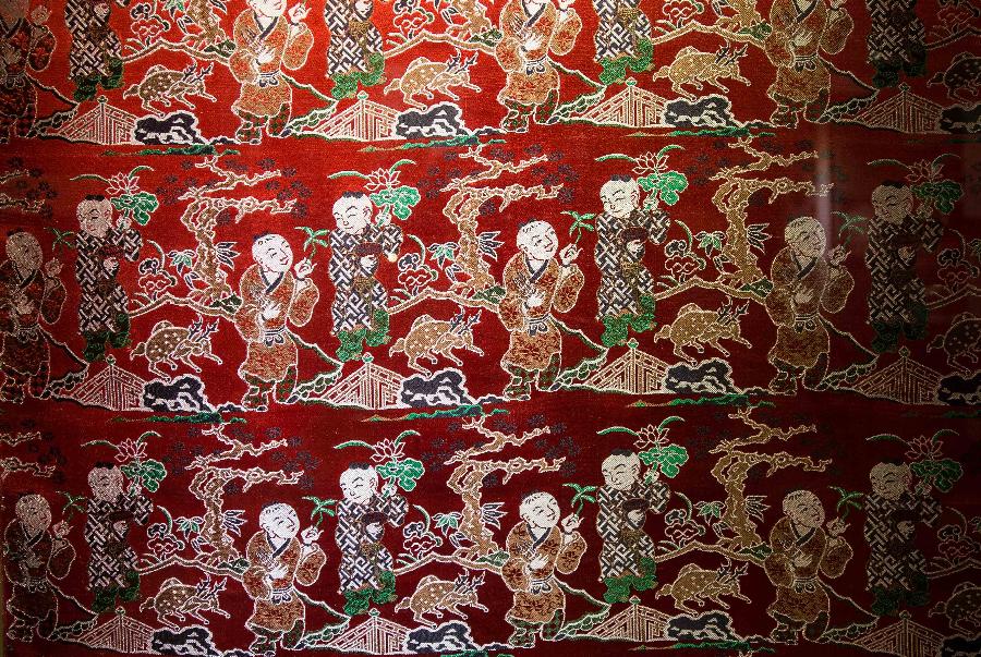 Shu brocade weaved in China's Chengdu