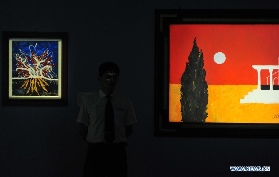 Exhibition of Meneghetti's paintings kicks off in Wuhan