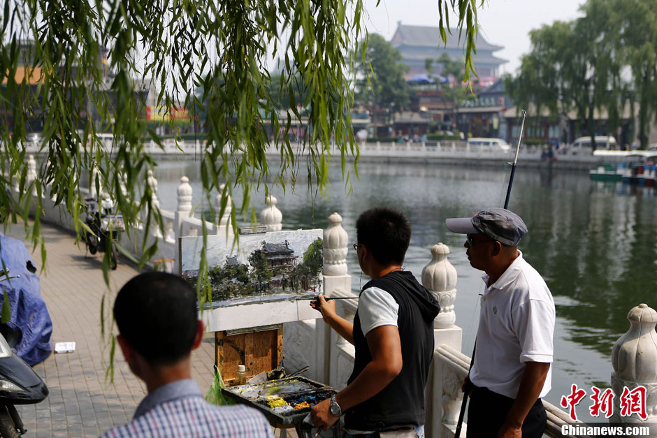 Memorize the old Beijing with painting brush