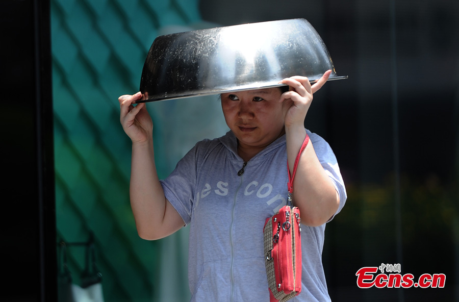 Summer heat wave hits SW China's Chongqing