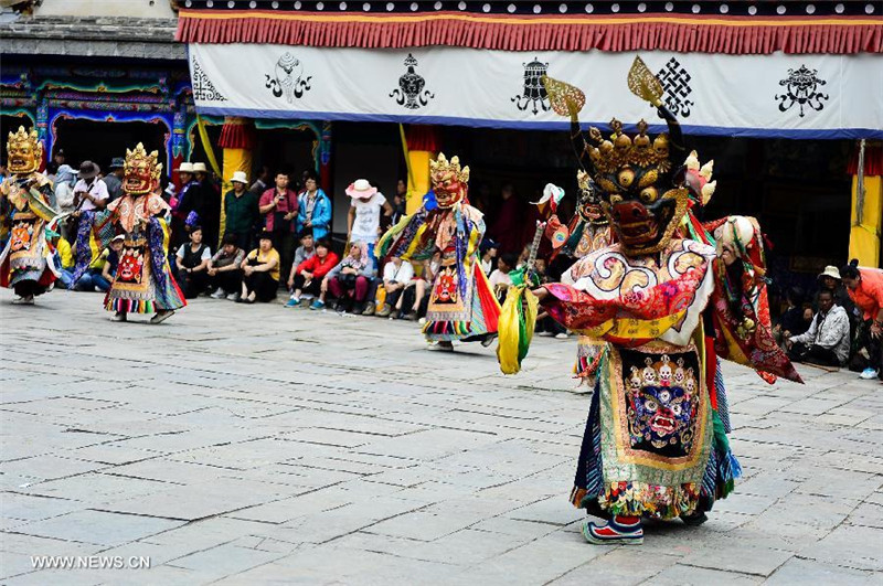 'Tiao Qian' ceremony in China's Qinghai