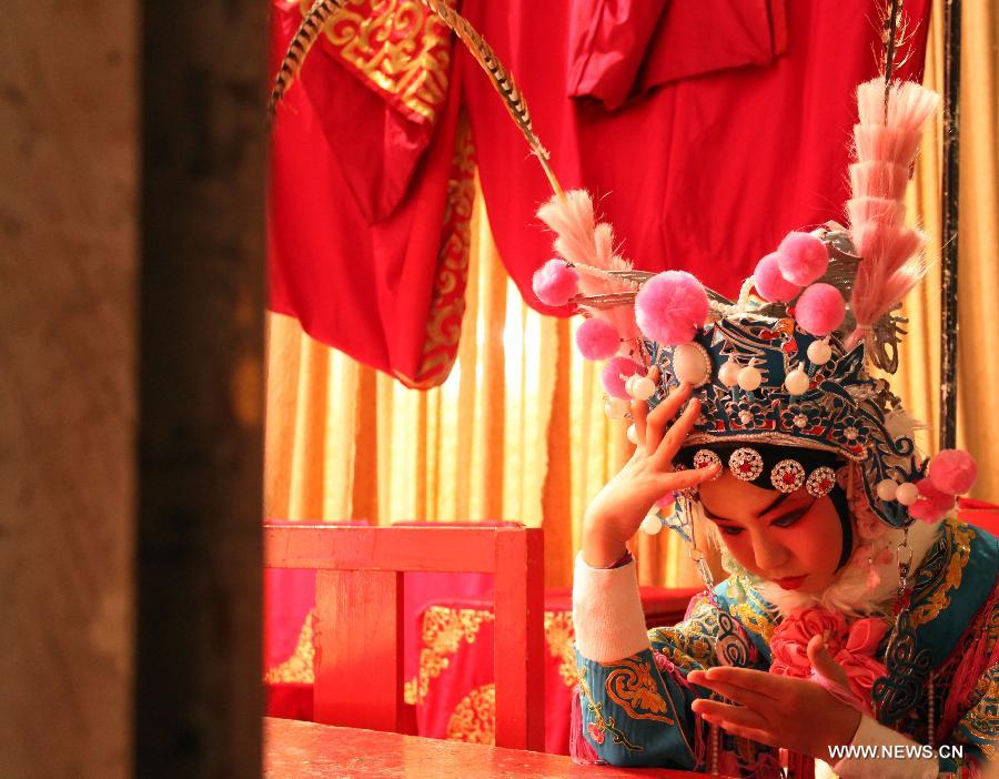 Little amateurs perform Peking Opera in Tianjin
