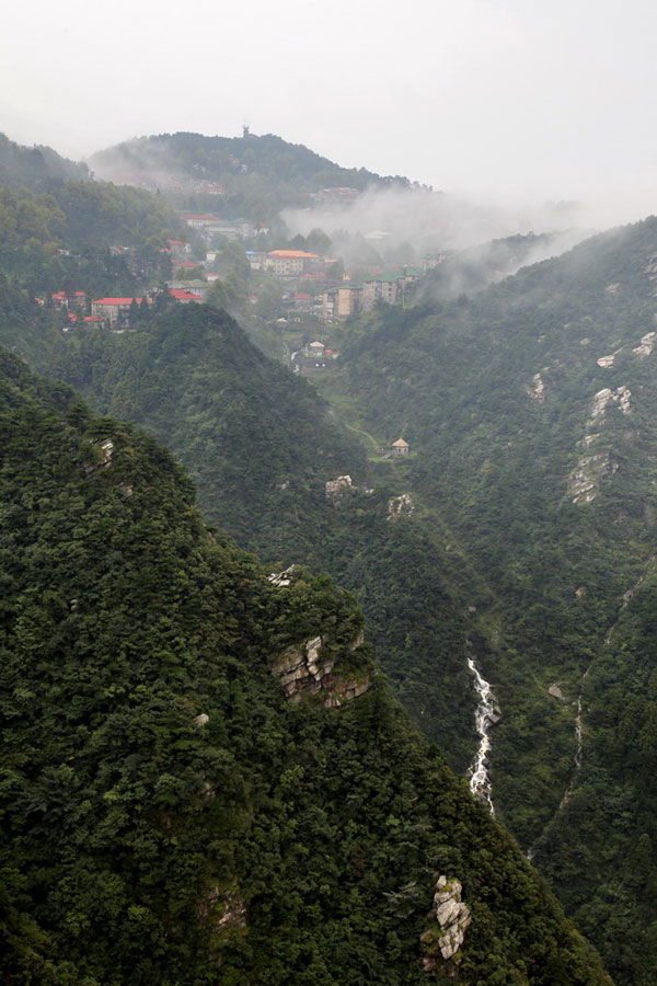 Heritage through lenses:Mount Lushan