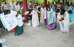 Traditional Hanfu wedding ceremony