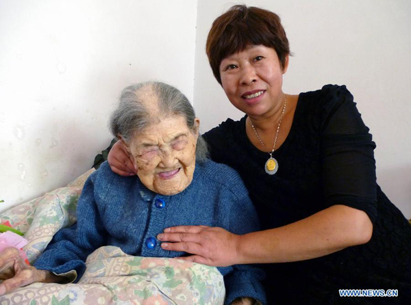 Elders celebrate Chongyang Festival in China