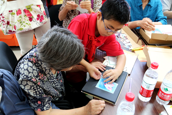 Caregivers of dementia patients seek support groups