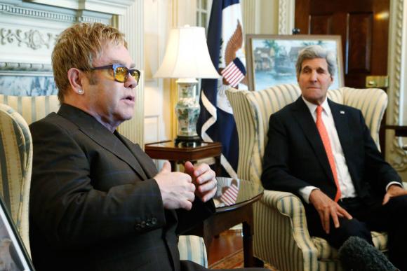 Elton John joins with US agencies on new AIDS program