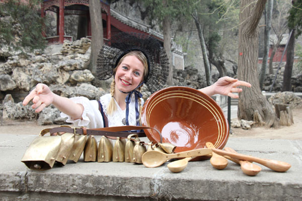 'East meets West - Building bridges' presents Swiss traditional culture