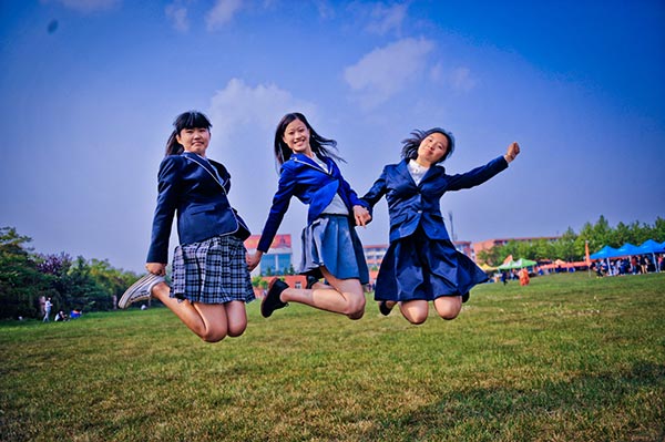 School uniform dresses up museum