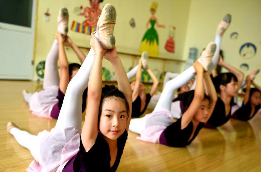 Little dancers' summer holiday