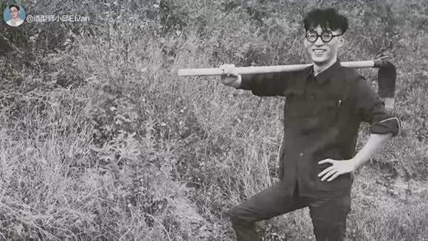 Skilled stylist highlights Chinese portrait photography over past 100 years