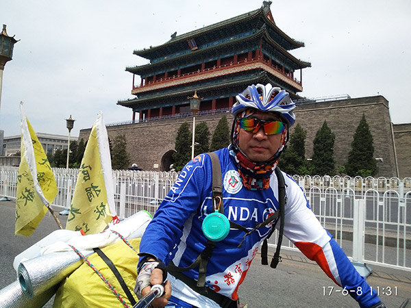 Cycling across China to share the gift of life