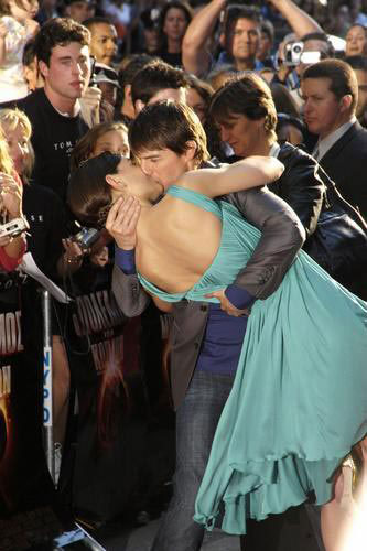 tom cruise and katie holmes kissing. Tom Cruise amp; Katie Holmes