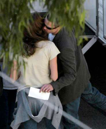 angelina jolie brad pitt kissing. Brad Pitt and Angelina Jolie