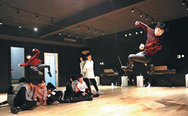 Youngsters chase their dreams of stardom