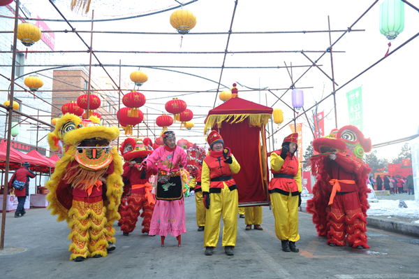 Traditional-modern lantern shows to welcome Spring Festival