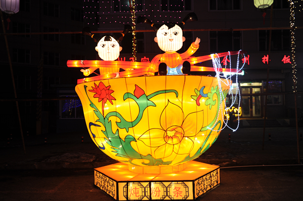 Traditional-modern lantern shows to welcome Spring Festival