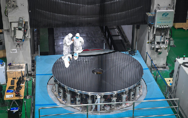 Jilin scientists develop world's largest SiC optical mirror