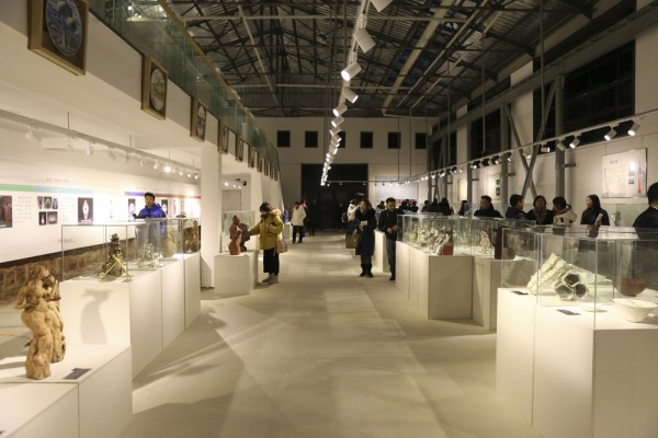 Intl pottery exhibition underway in Changchun
