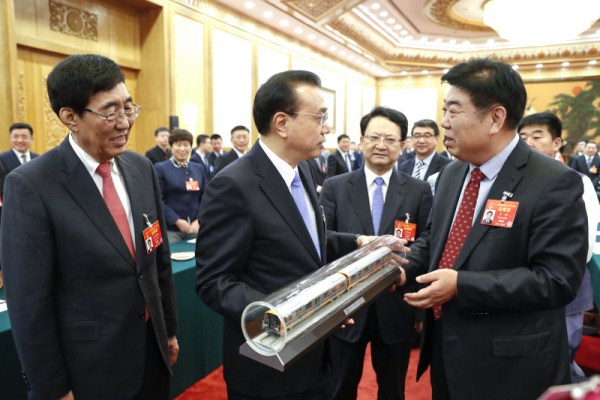 Premier Li meets with Jilin deputies