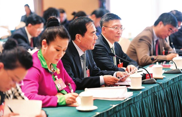 Jilin deputies attend events at two sessions